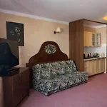 Port 111 Apartment *