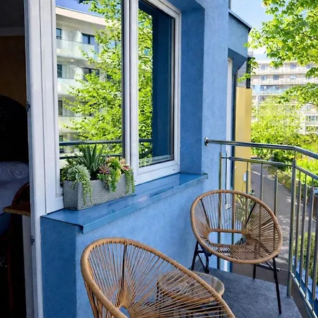 Apartment Port 111